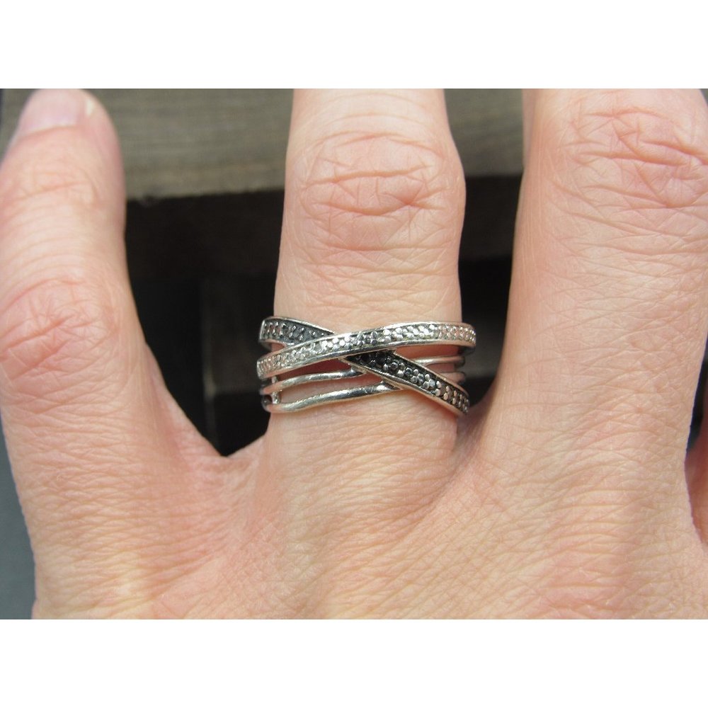 Size 6.75 Sterling Silver Clear And Black Diamond Weaving Band Ring